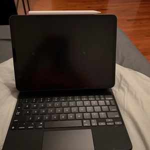 Apple - 11-Inch iPad Pro with magic keyboard and Apple Pencil